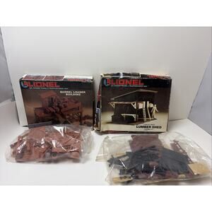 Lionel 0 27 Lumber She’d 6-12705 & Barrel Loading Building 6-12706